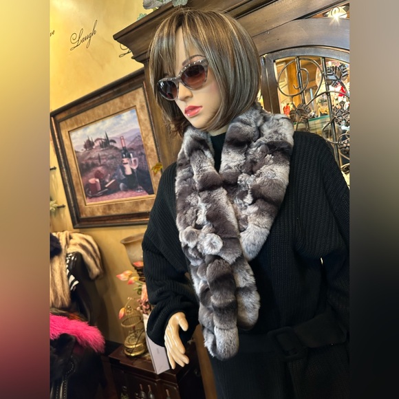 Beautiful Rabbit Scarf - Picture 3 of 5